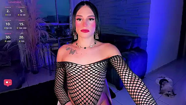 Snapshot of SexyNaza_1 chatting on May 22, 11:21 pm SexyNaza 1 online show from May 22, 11:21 pm
