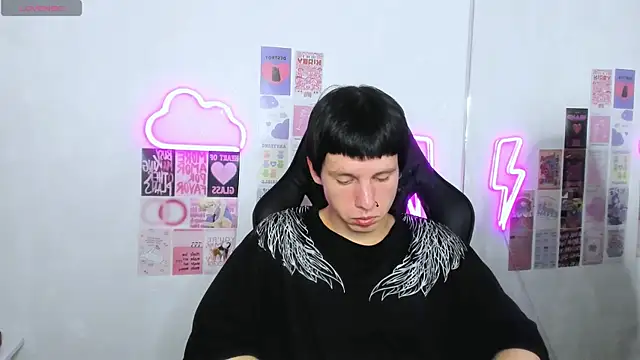 CutieKai  online show from April 7, 8:20 pm