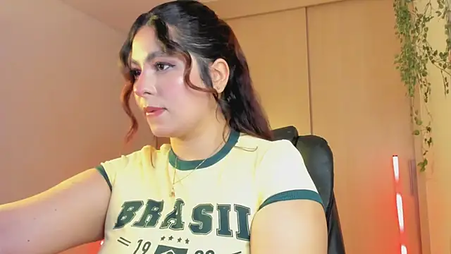 Snapshot of Cleopatra_COL chatting on February 24, 1:58 am Cleopatra COL online show from February 24, 1:58 am