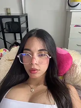 Snapshot of Milleradhara24 chatting on April 18, 2:48 am Milleradhara24 online show from April 18, 2:48 am