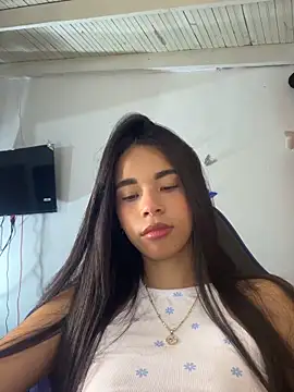 Snapshot of Milleradhara24 chatting on May 1, 12:59 am Milleradhara24 online show from May 1, 12:59 am
