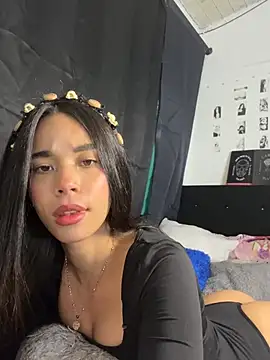Snapshot of Milleradhara24 chatting on July 21, 2:25 am Milleradhara24 online show from July 21, 2:25 am
