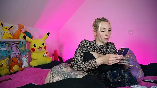 StellaCinderella online show from October 22, 1:33 pm