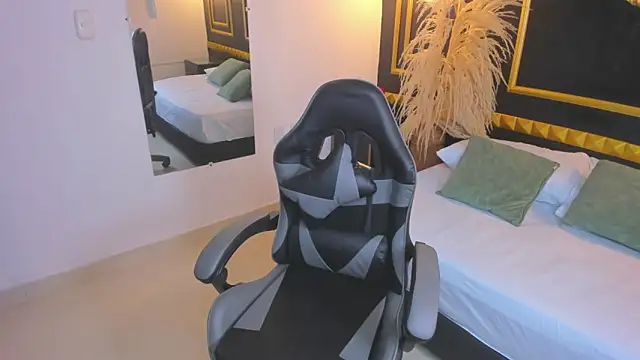 shanel smithh online show from January 14, 12:11 pm