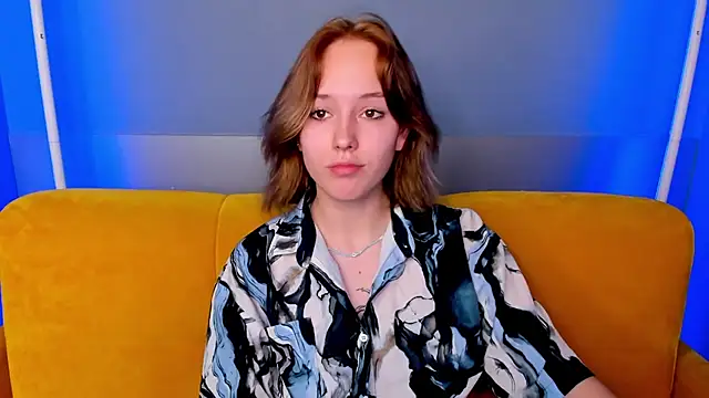 Snapshot of RikkiChoco chatting on November 18, 8:19 am RikkiChoco online show from November 18, 8:19 am