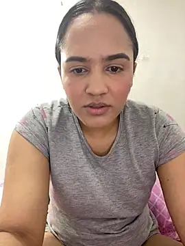 Ivy 08 online show from July 19, 1:53 am