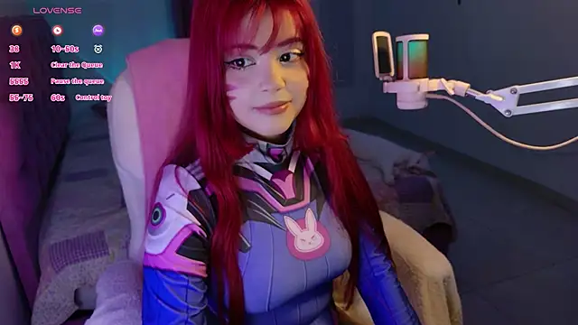 Snapshot of EmillieX chatting on November 9, 11:25 pm EmillieX online show from November 9, 11:25 pm