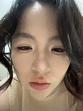 Snapshot of Sinicoco chatting on March 18, 5:54 am Sinicoco online show from March 18, 5:54 am