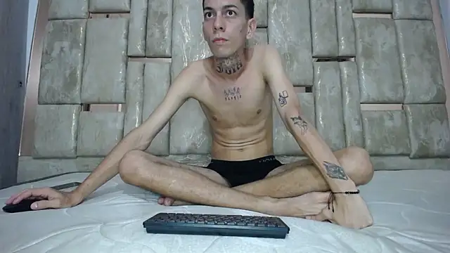 Who-am-I-201 online show from November 26, 10:44 pm