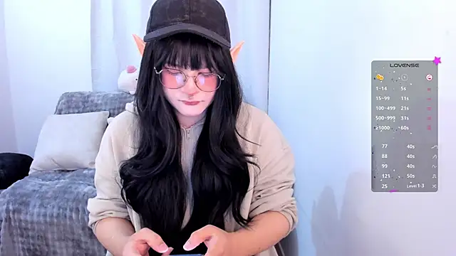 Snapshot of Omorimori chatting on December 16, 2:33 pm Omorimori online show from December 16, 2:33 pm