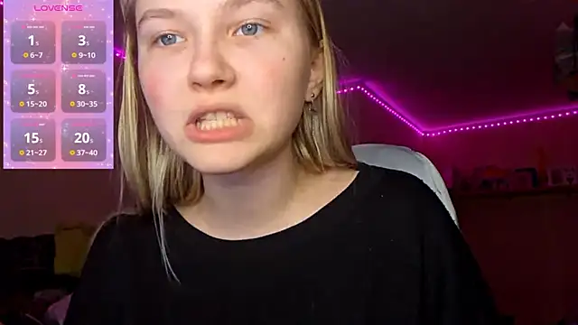 KarinRobertson online show from February 3, 5:40 pm