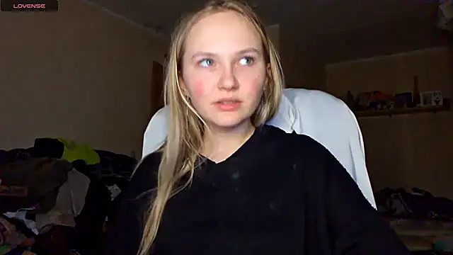 KarinRobertson online show from February 18, 4:14 pm