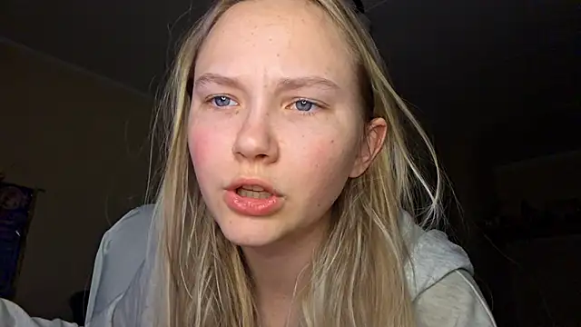 KarinRobertson online show from March 24, 10:15 pm