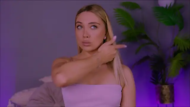 HotJesssX online show from November 4, 6:45 am