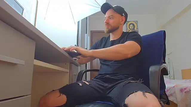 Ryanstone  online show from May 21, 3:46 am