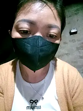 Snapshot of Mami_xxx chatting on December 4, 11:13 pm Mami xxx online show from December 4, 11:13 pm