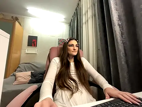 HelgaMun online show from November 23, 11:10 am