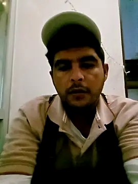 Snapshot of Yerackhip chatting on December 1, 7:13 am Yerackhip online show from December 1, 7:13 am