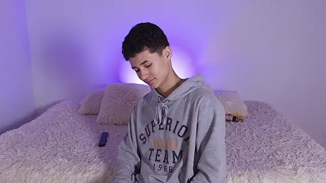 Snapshot of Eiden_Blake chatting on November 22, 10:25 am Eiden Blake online show from November 22, 10:25 am