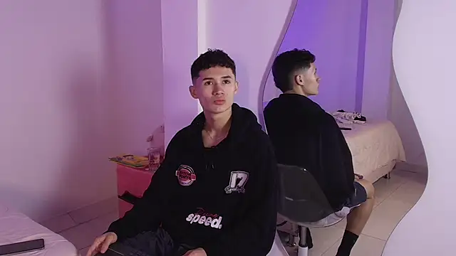 Snapshot of Eiden_Blake chatting on November 24, 10:26 am Eiden Blake online show from November 24, 10:26 am