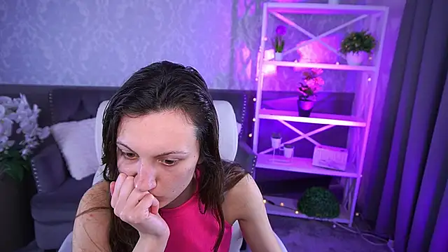 ZafiraMoonn online show from March 18, 1:58 pm