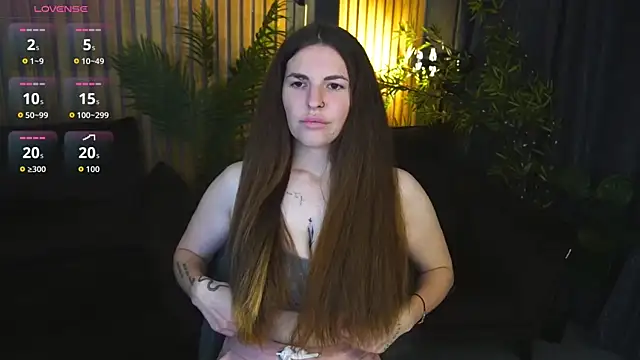 DanielaReign online show from November 6, 1:45 pm