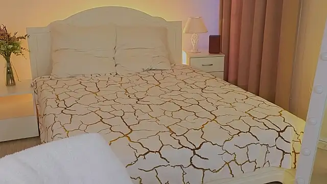 Snapshot of WICKEDEMBER chatting on March 23, 1:53 am WICKEDEMBER online show from March 23, 1:53 am