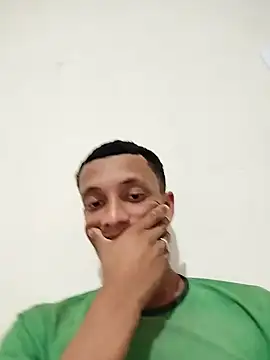 Snapshot of FLECKIN chatting on December 18, 10:27 pm FLECKIN online show from December 18, 10:27 pm