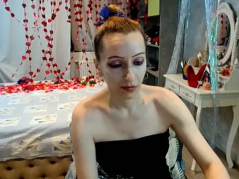 AnneDevrim online show from February 5, 6:40 am