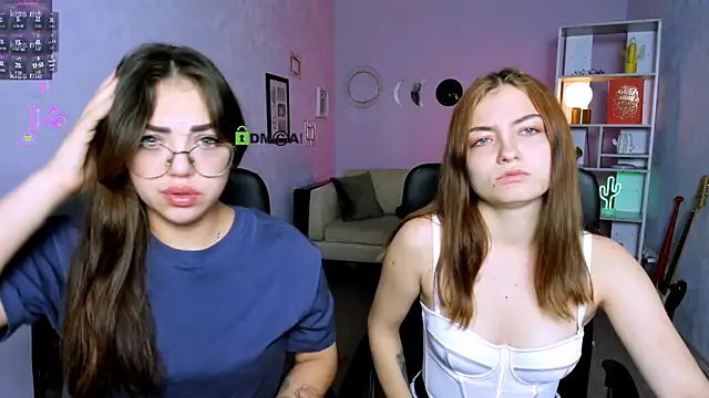 Snapshot of baby_hotte chatting on December 16, 6:51 am baby hotte online show from December 16, 6:51 am