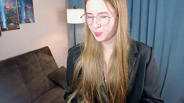 Snapshot of MowasaBritten chatting on November 12, 1:55 pm MowasaBritten online show from November 12, 1:55 pm