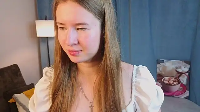 Snapshot of MowasaBritten chatting on November 17, 1:50 pm MowasaBritten online show from November 17, 1:50 pm