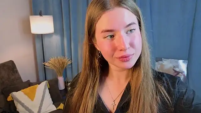 Snapshot of MowasaBritten chatting on November 19, 2:06 pm MowasaBritten online show from November 19, 2:06 pm