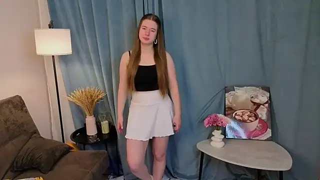 Snapshot of MowasaBritten chatting on December 5, 3:41 pm MowasaBritten online show from December 5, 3:41 pm