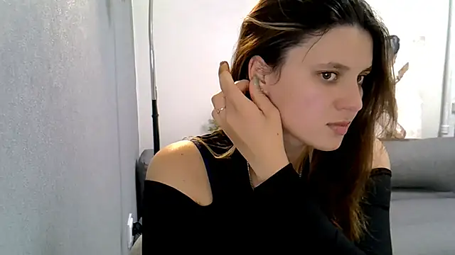 Snapshot of KiraHoney chatting on November 29, 10:24 pm KiraHoney online show from November 29, 10:24 pm