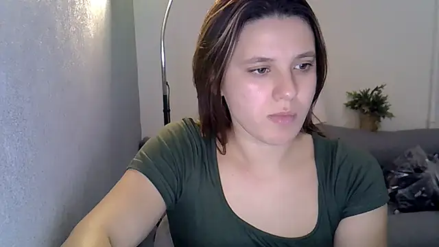 Snapshot of KiraHoney chatting on December 3, 9:13 pm KiraHoney online show from December 3, 9:13 pm