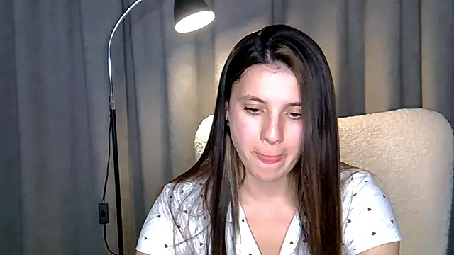 KiraHoney online show from June 16, 7:16 pm