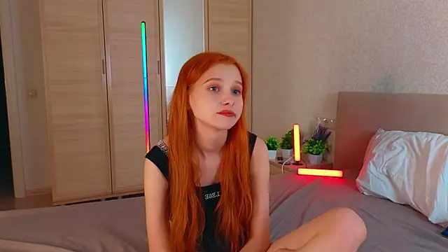 Snapshot of MarthaMack chatting on November 28, 7:55 am MarthaMack online show from November 28, 7:55 am