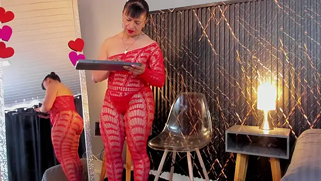 Snapshot of clara_heat chatting on February 25, 7:12 pm clara heat online show from February 25, 7:12 pm