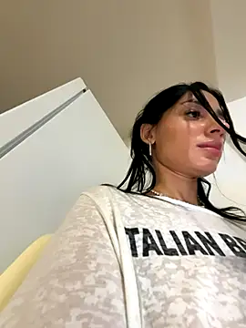 VickyM99 online show from November 4, 3:22 pm