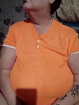 MyHoneyKira online show from December 15, 4:00 pm