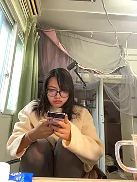 Snapshot of 99EE-yy chatting on November 21, 6:34 am 99EE-yy online show from November 21, 6:34 am