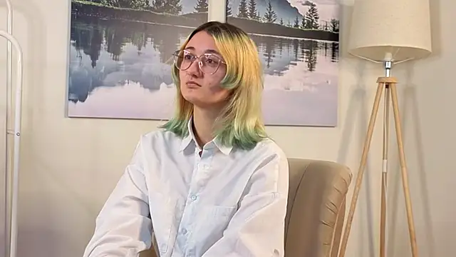 JoannieDrissel online show from November 4, 10:58 am