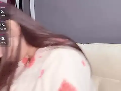 Yesenia- online show from November 21, 1:43 pm