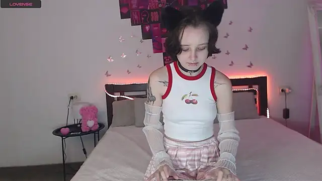 Snapshot of OliviaFlex chatting on November 15, 8:33 am OliviaFlex online show from November 15, 8:33 am