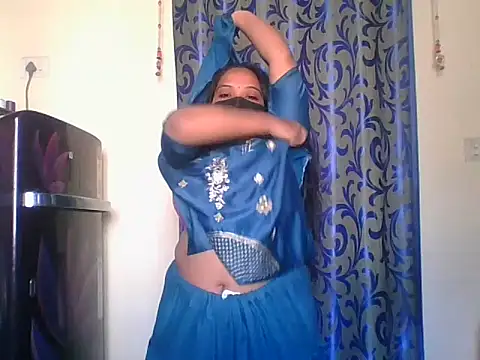 Snapshot of Mathi_cam chatting on February 13, 4:41 am Mathi cam online show from February 13, 4:41 am