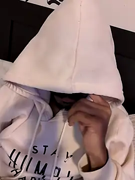 skinnydddue online show from November 4, 6:34 am