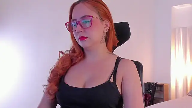 MistressErza online show from June 26, 3:38 pm