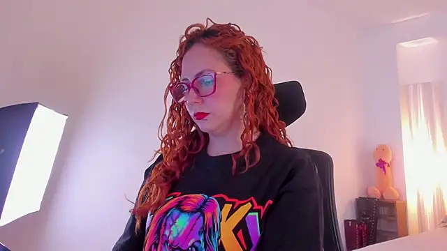 MistressErza online show from July 9, 6:01 pm