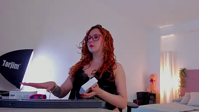 MistressErza online show from July 22, 7:49 pm